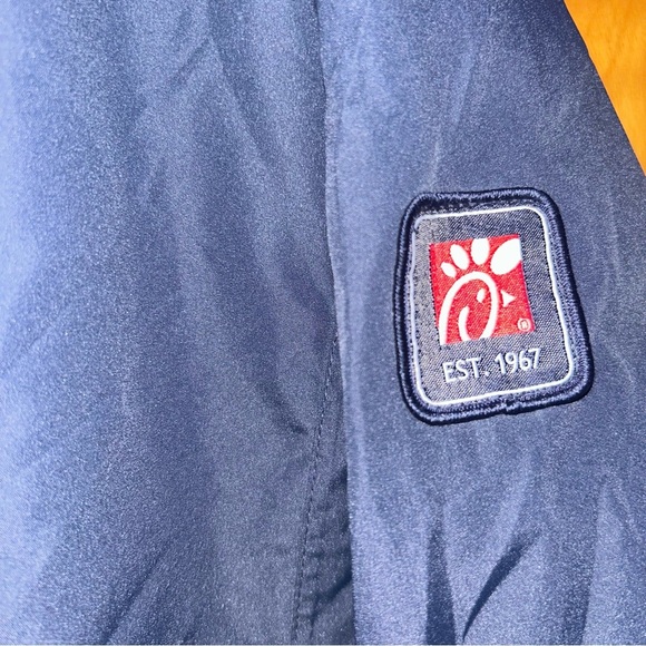 Chick-Fil-A Men’s Navy Blue Team Style Oobe Hooded Rain Jacket Parka Large - Picture 3 of 5